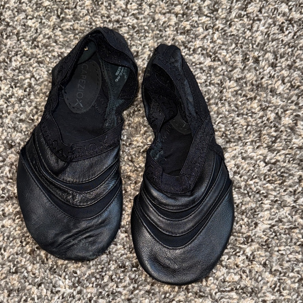 Capezio Women's Black Leather Flats